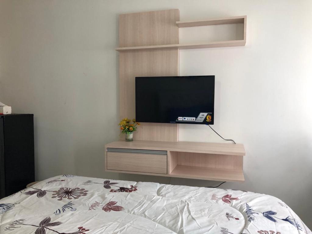 Apartment Grand Sentraland Karawang Manage By Laguna Room Екстер'єр фото