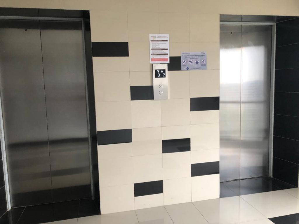 Apartment Grand Sentraland Karawang Manage By Laguna Room Екстер'єр фото