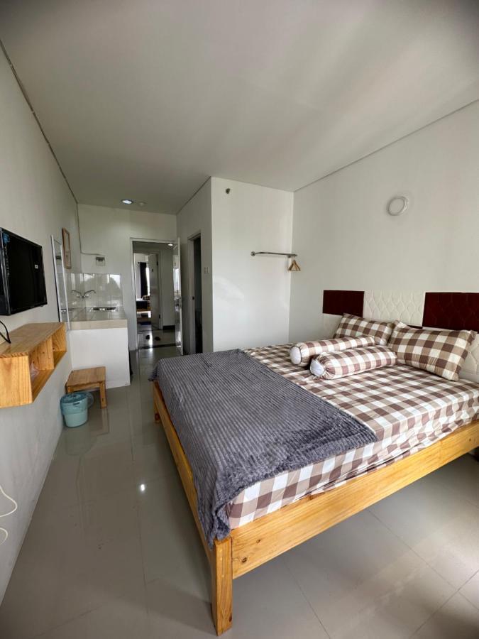 Apartment Grand Sentraland Karawang Manage By Laguna Room Екстер'єр фото