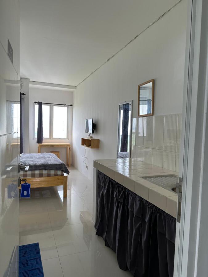 Apartment Grand Sentraland Karawang Manage By Laguna Room Екстер'єр фото